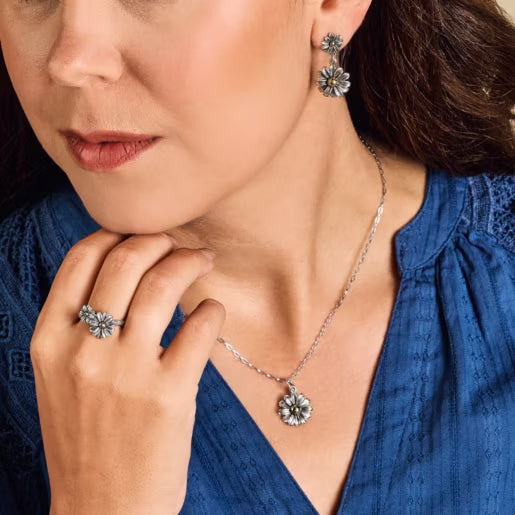 Blooming Daisies Ring