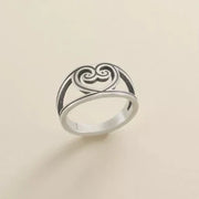 Traced Lines Heart Ring